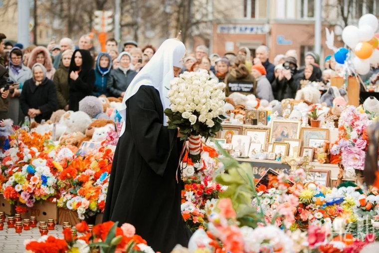 Фото: 40 дней после «Зимней вишни»: в Кемерово приехал патриарх Кирилл 4