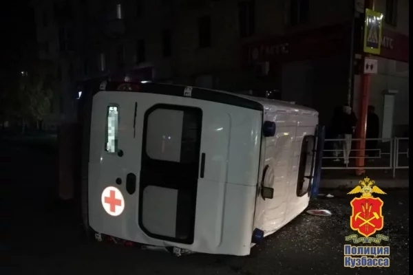 Четыре человека получили травмы в ДТП со скорой помощью в Кузбассе