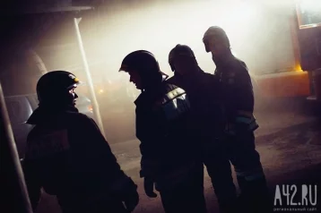 Фото: Гараж сгорел в кемеровском гаражном кооперативе ночью 1