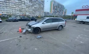 В Красноярске пьяный подросток разбил 10 автомобилей на машине родителей