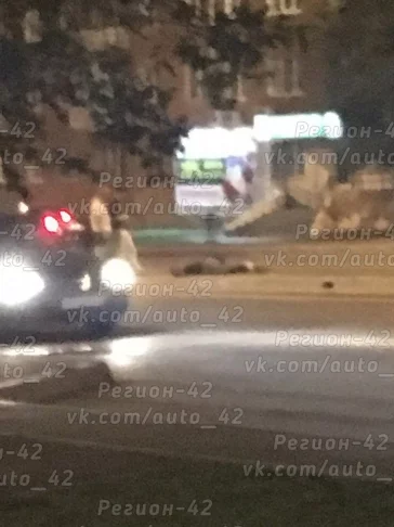 Фото: Очевидцы: мотоциклист насмерть сбил пешехода в Кемерове 2
