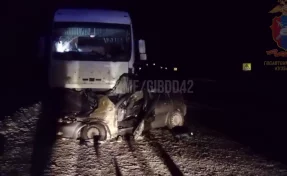 На трассе Алтай — Кузбасс в ДТП с грузовиком погиб человек