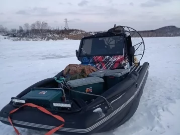 Фото: Кузбассовец застрял на реке из-за сломавшейся аэролодки  3