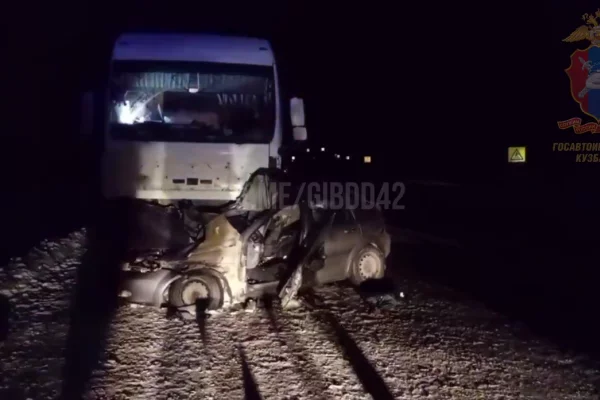 На трассе Алтай — Кузбасс в ДТП с грузовиком погиб человек