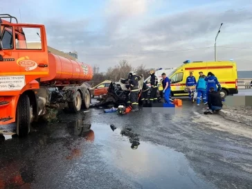 Фото: В Башкирии на трассе Уфа — Оренбург в ДТП с поливальной машиной погибли пять человек 3