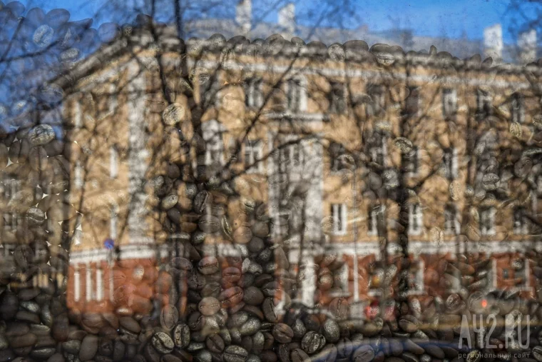 Фото: Город отражений: в Кемерово пришла зеркальная весна 15