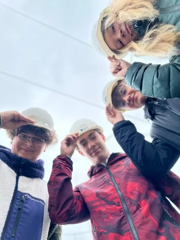 Фото: «Мы из будущего»: школьники из Кузбасса познакомились с работой энергетиков на подстанции «Мирная» 1