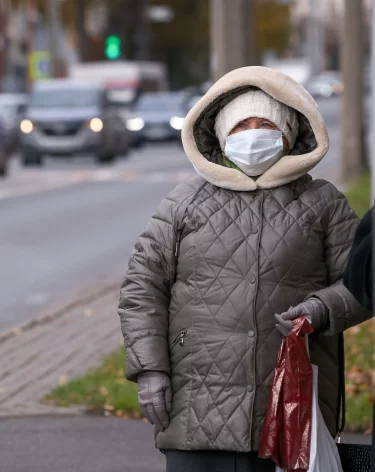 В Кузбассе органичения по коронавирусу продлили сразу на три месяца
