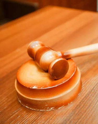 В Кузбассе два директора бани 5 лет заключали фиктивные договоры на аренду личных машин