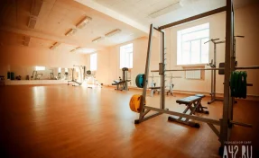 Живот и ягодицы прикрыть: в России хотят ввести дресс-код в спортзалах