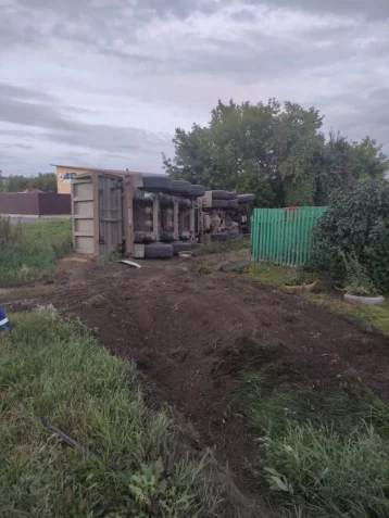 Фото: В Кемерове более 1 000 домов остались без электричества из-за наезда грузовика на опору ЛЭП 2