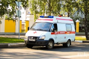 Фото: Кузбассовец потерял сознание за рулём и врезался в опору трамвайной линии 1