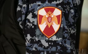 В Новокузнецке пьяный мужчина напал с канцелярским ножом на сотрудницу ПВЗ