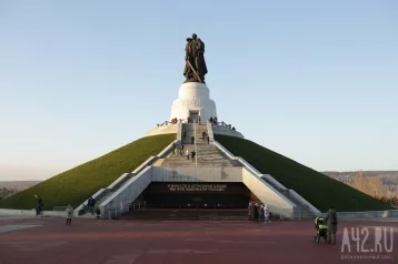Фото: В Кемерове запретили выгуливать животных у мемориала Воину-освободителю 1