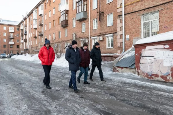Глава Кемерова оценил состояние тротуаров