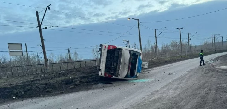 Фото: 10 пострадавших: полиция прокомментировала ДТП со служебным автобусом на Северном шоссе в Новокузнецке 2