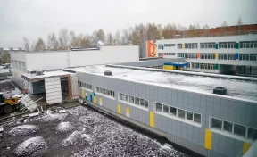 Губернатор Кузбасса проверил ход ремонта школы имени космонавта Гребёнкина