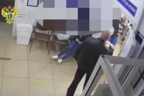 В Приморье будут судить мужчину, направившего пистолет на медсестру в больнице