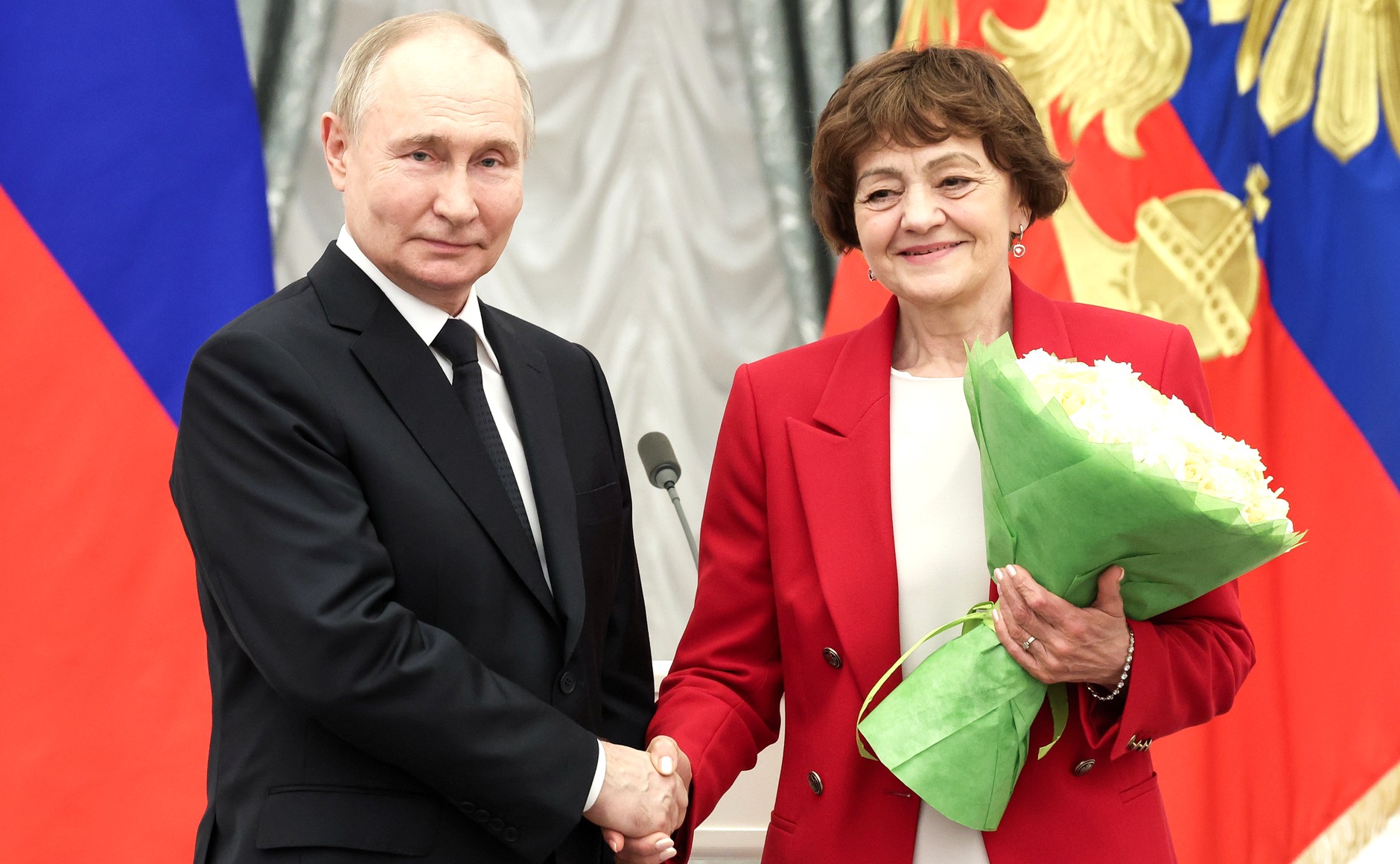 Мать-героиня, врач и химик: Владимир Путин подписал указ о награждении 5 жительниц Кузбасса