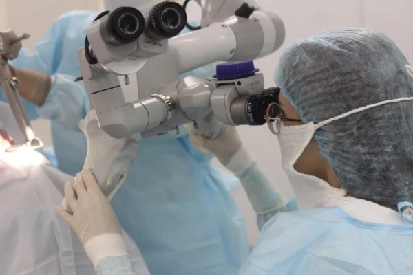 В Кемерове хирурги дважды помогли девочке, которая не могла дышать