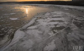 В Междуреченске ограничат движение грузовиков по понтонной переправе через Томь