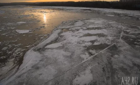 В Междуреченске ограничат движение грузовиков по понтонной переправе через Томь