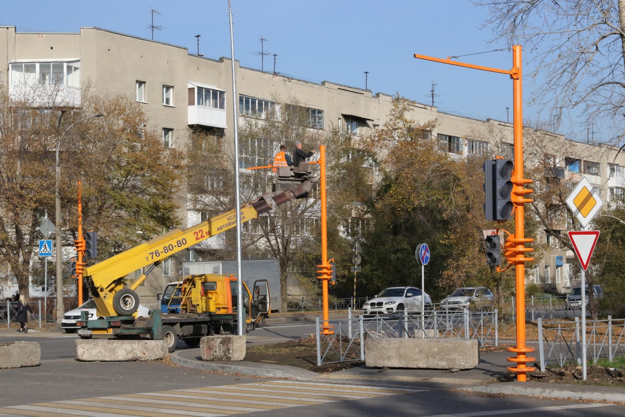 В Кемерове начали установку светофоров на перекрёстке улиц Пролетарской и Федоровского