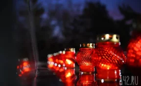 Сотни людей пришли проститься с сотрудниками  ДПС, погибшими в результате взрыва в Москве