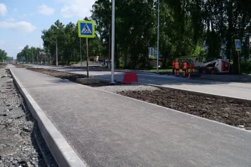 Фото: Газоны, тротуары и новые сети: мэр Кемерова рассказал о ремонте Инициативной улицы 2