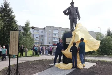 Фото: В Анжеро-Судженске открыли легендарный памятник: деньги на него собирал весь город 1