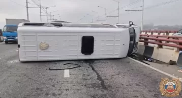Фото: В Иркутске в ДТП с маршрутным автобусом пострадали 8 человек 1
