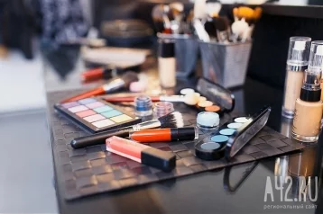 Фото: Опрос показал, что жительницы Кузбасса стали реже делать макияж перед работой 1