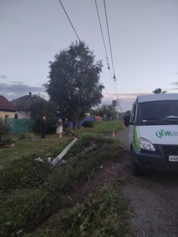 Фото: В Кемерове более 1 000 домов остались без электричества из-за наезда грузовика на опору ЛЭП 3