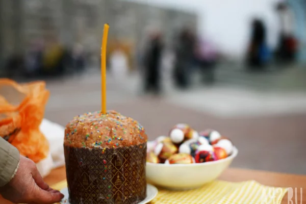 Священник рассказал, можно ли выбрасывать скорлупу освящённых в Пасху яиц