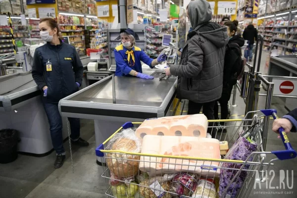 Петербуржец с муляжом гранаты требовал в магазине пельмени и водку