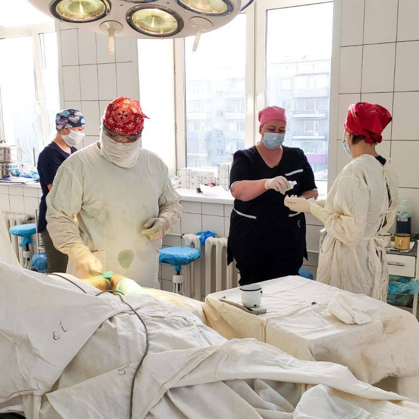 В Кузбассе врачи спасли мужчину, который получил тяжёлые травмы в ДТП