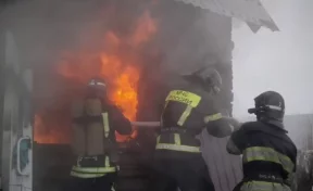 Крупный пожар в частном доме в селе Ягуново Кемеровского округа попал на видео