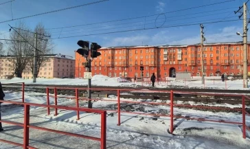 Фото: В Кузбассе поезд насмерть сбил пешехода, который переходил железнодорожные пути на красный свет 1