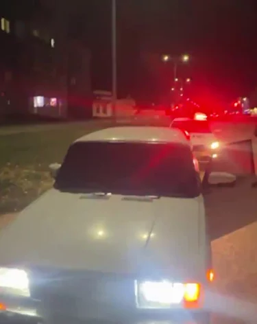 Кузбассовец на полностью тонированном авто жёстко нарушил ПДД, его оштрафовали