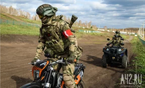 Спецназ Росгвардии на мотоциклах. Военнослужащие отряда «Кузбасс» показали, как экстремальное эндуро поможет в бою
