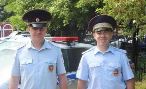 В Кузбассе полицейские помогли экстренно доставить задыхающегося ребёнка в больницу