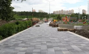 Поребрик, газоны и тротуарная плитка: мэр Кемерова рассказал, как продвигается ремонт в парке Жукова