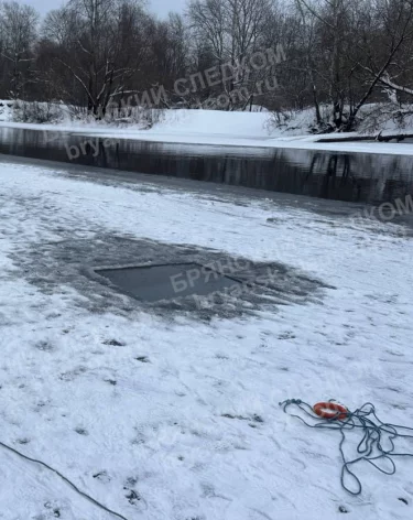 В Брянске дети провалились под лёд во время катания на тюбинге