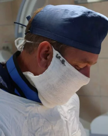 В Прокопьевске хирург сшил ребёнку разрезанные сухожилия трёх пальцев