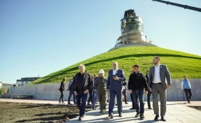 Губернатор Кузбасса оценил ход работ по строительству мемориального комплекса Героям-сибирякам в Кемерове