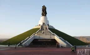 В Кемерове запретили выгуливать животных у мемориала Воину-освободителю