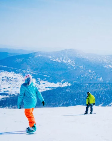 «Не можем порадовать»: отдыхающие в Шерегеше рискуют остаться без сезонных ски-пассов
