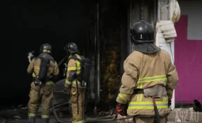 Площадь пожара в порту Темрюка увеличилась до 4 000 квадратных метров