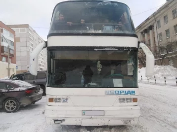 Фото: В Кемерове сотрудники ГИБДД задержали автобус с нелегалами 1