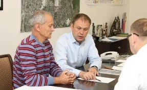 Илья Середюк встретился с представителями клуба «Ирбис», вход в который был замурован